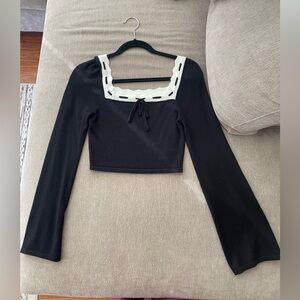 Black and white long sleeve cropped